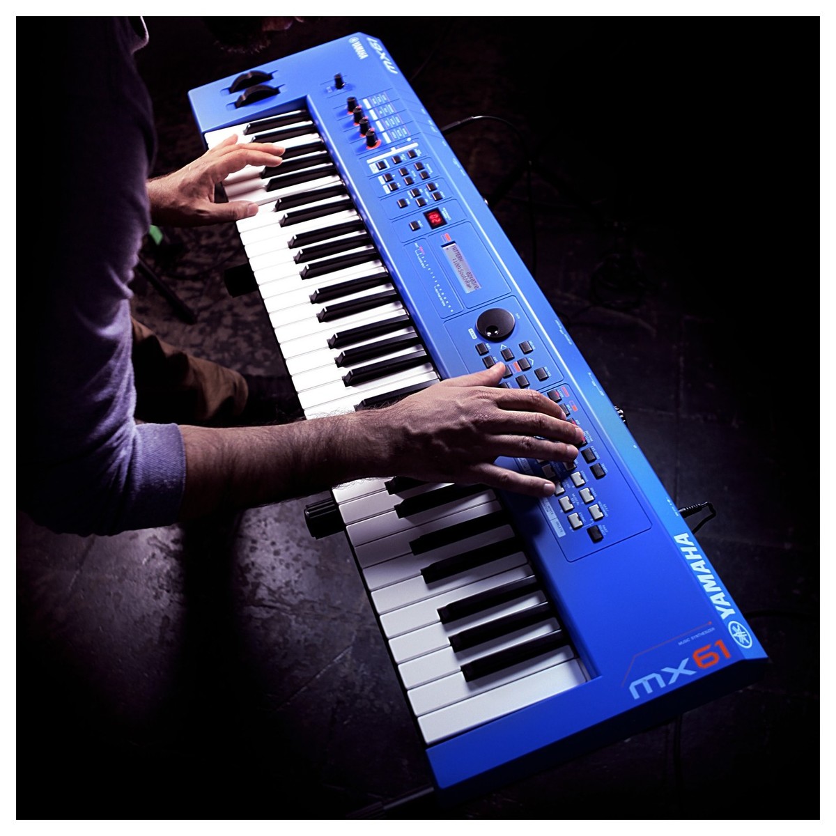 Yamaha MX61 V2 Blue