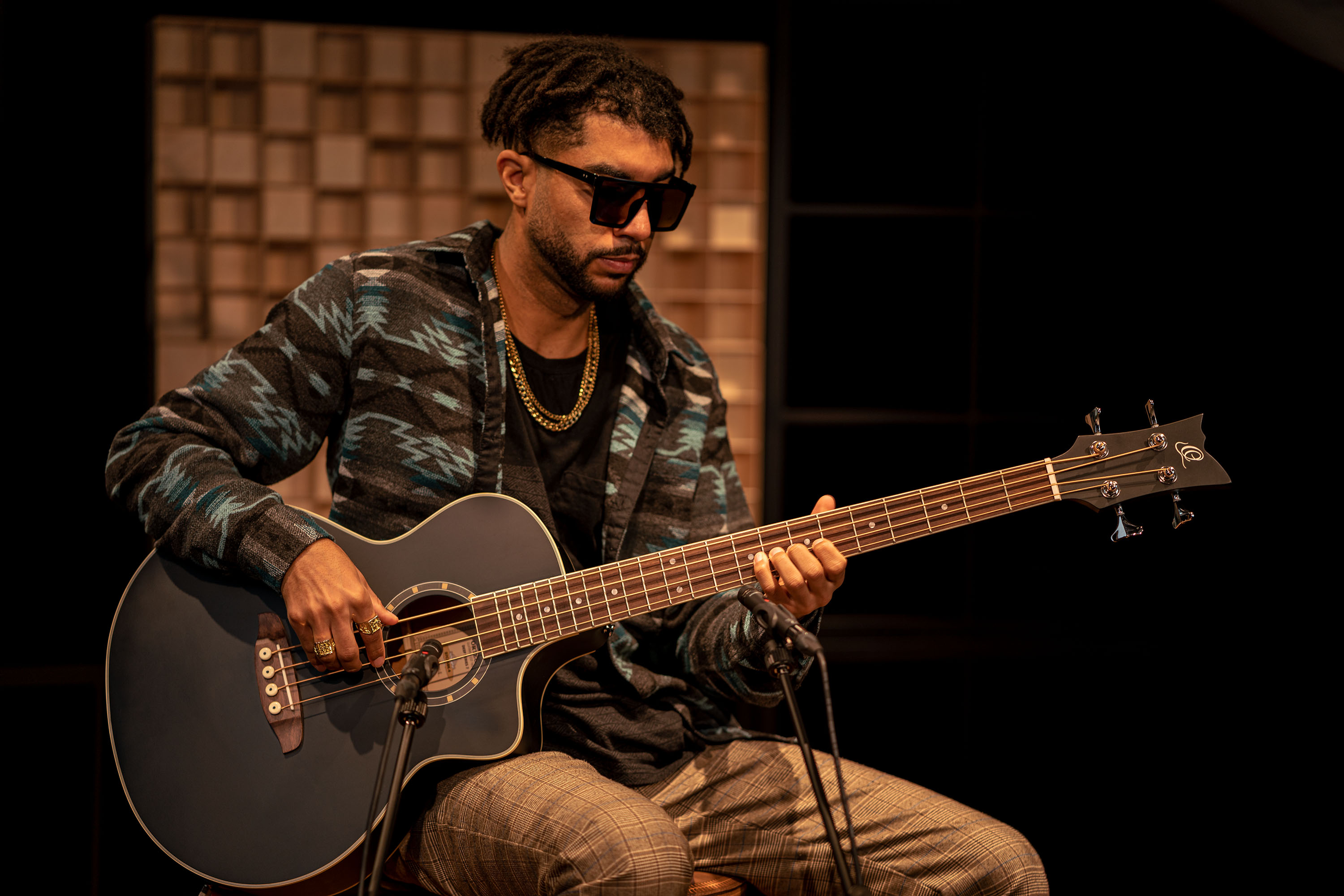 Ortega D7CE-SBK-4 Akustikbass