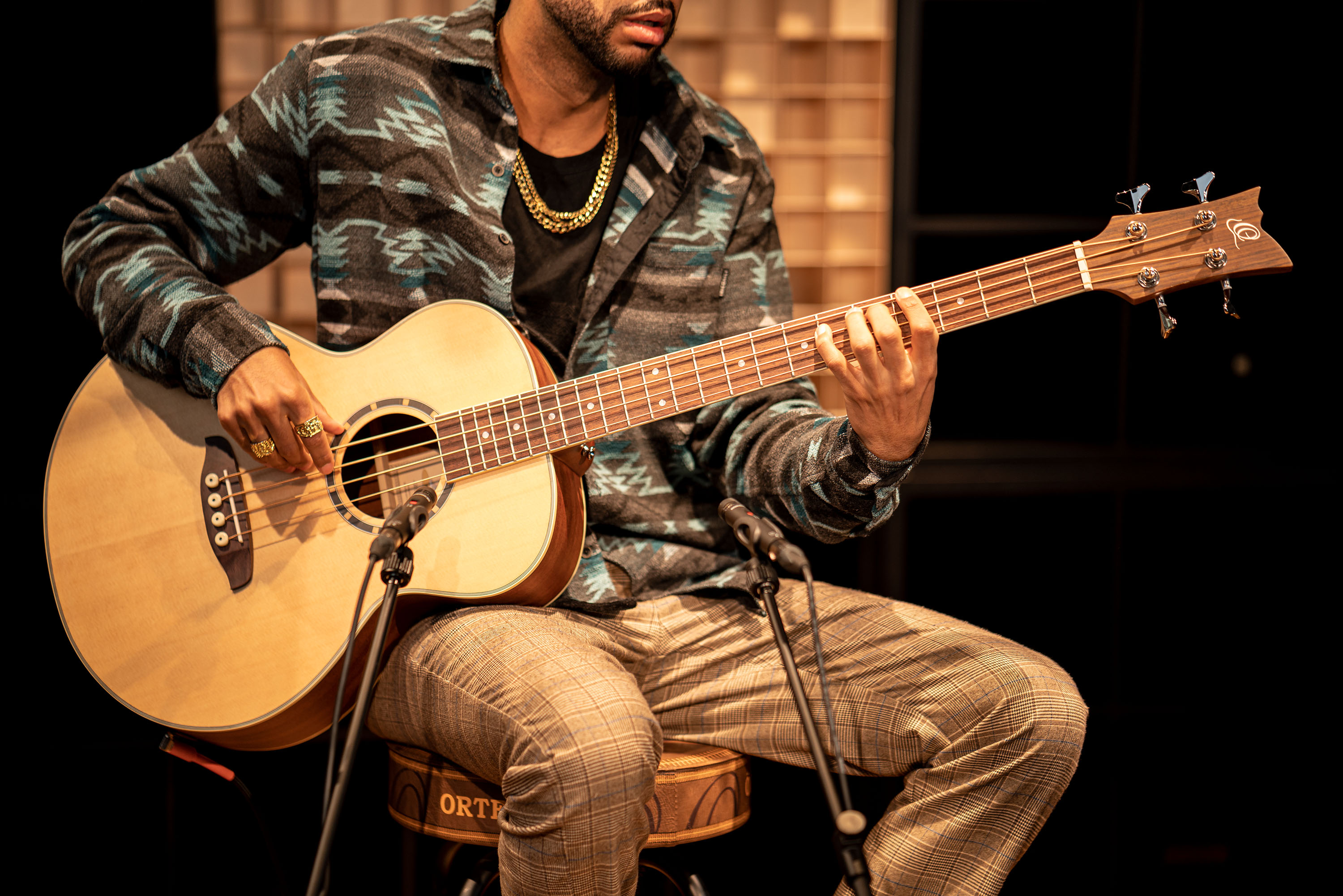 Ortega D7E-4 Akustikbass
