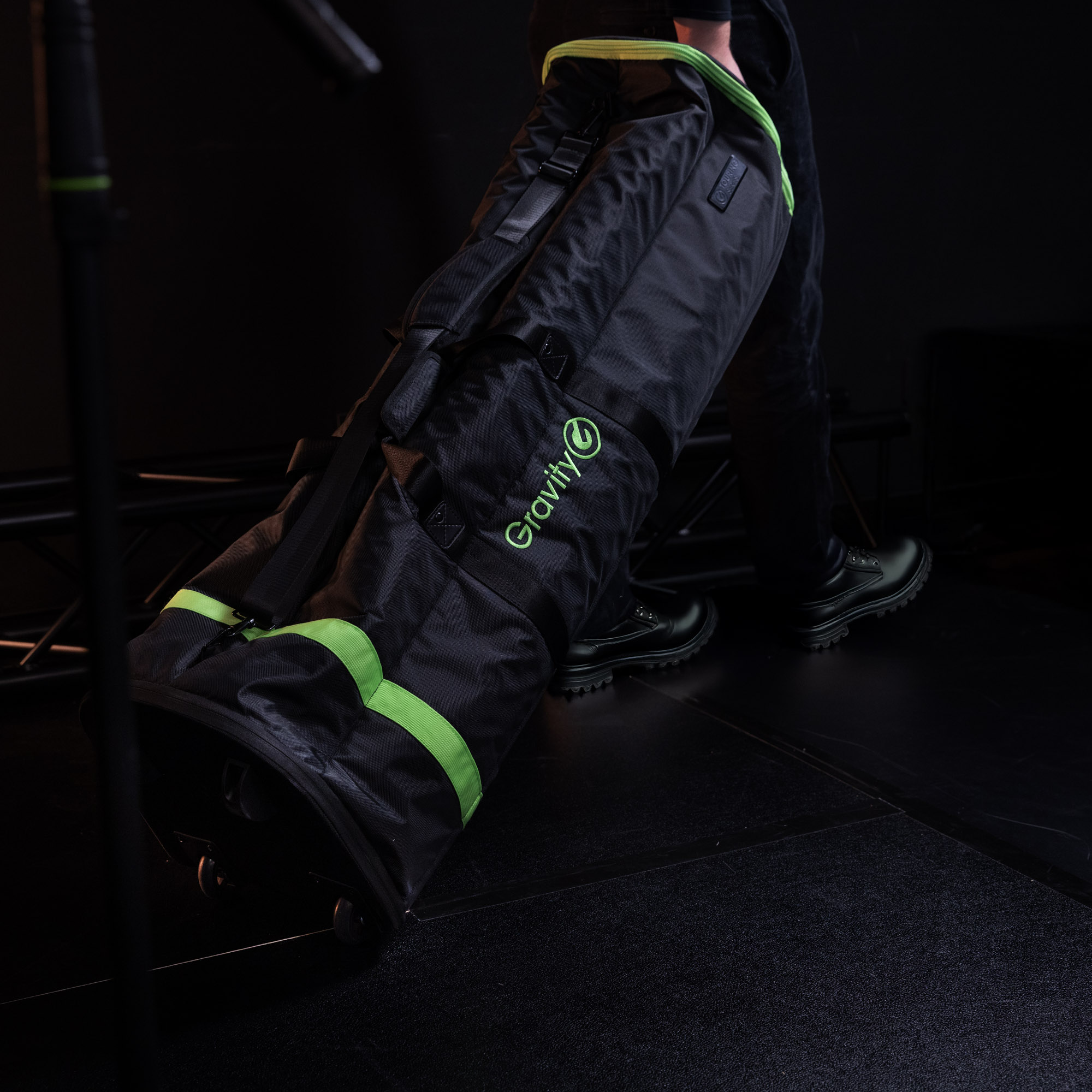 Gravity Bag TBGMS6B für 6 Mikrofonständer mit Rollen und 6 x Einzeltasche Gravity Bag TBGMS6B für 6 Mikrofonständer mit Rollen und 6 x Einzeltasche