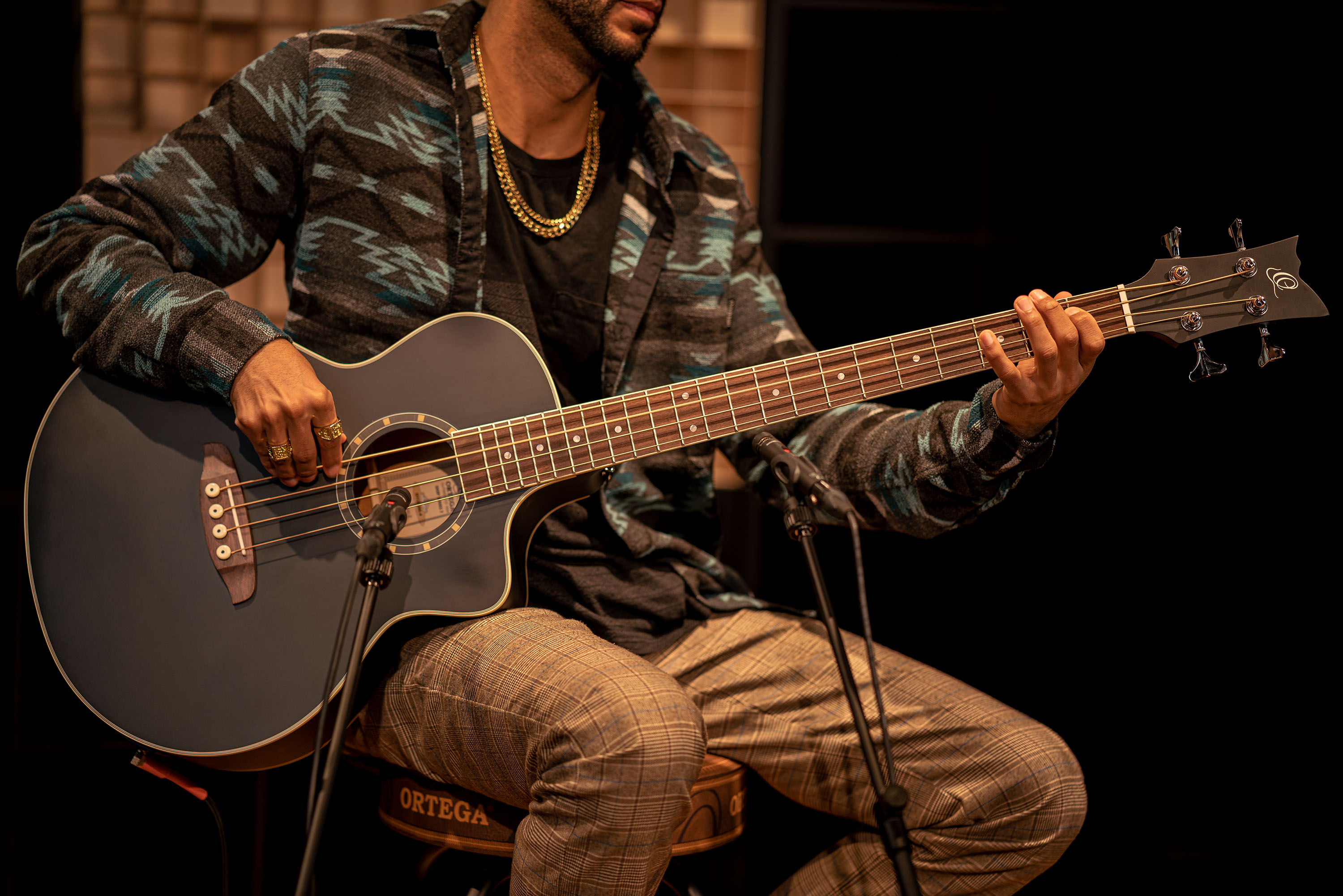 Ortega D7CE-SBK-4 Akustikbass
