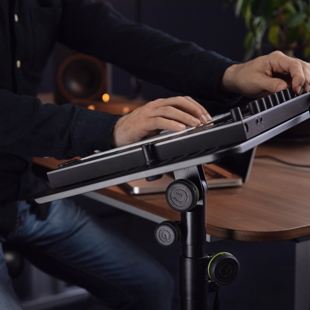 Gravity LTST01 Laptop-Ständer mit Bodenstativ ++Versandretoure++