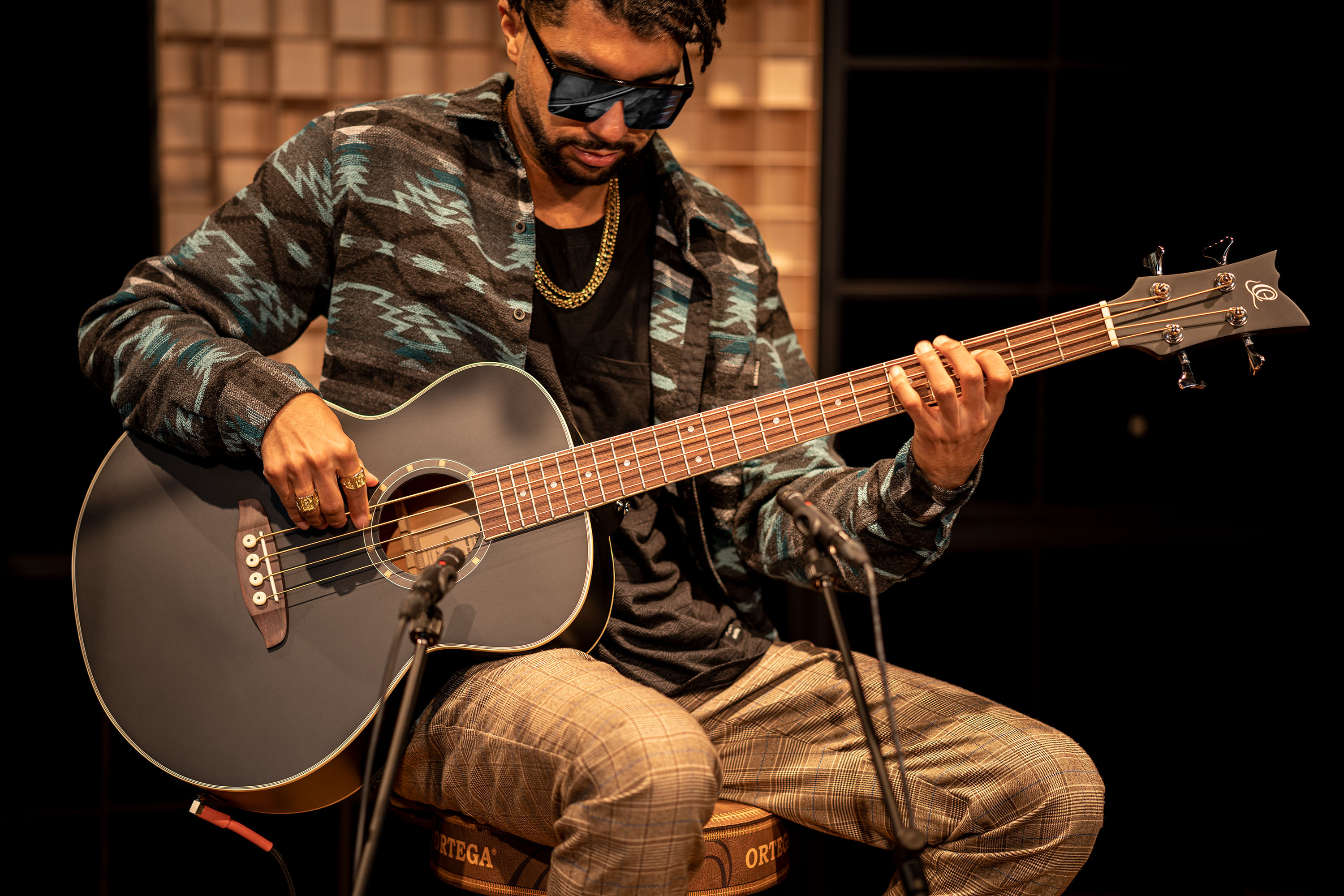 Ortega D7E-SBK-4 Akustikbass